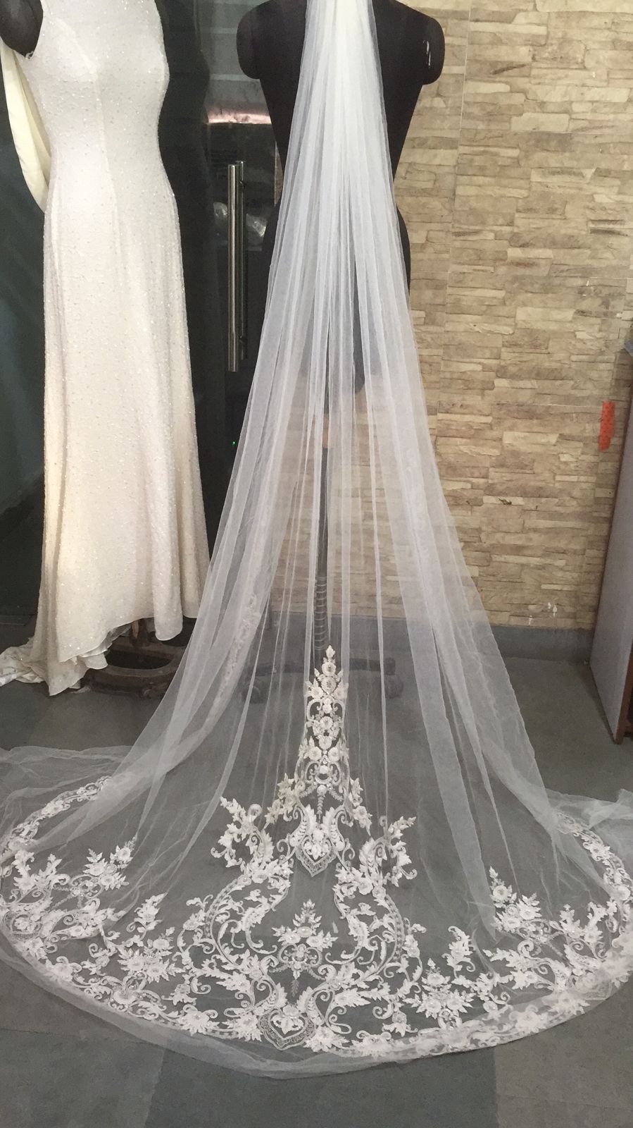 KV8 - Cathedral Veil